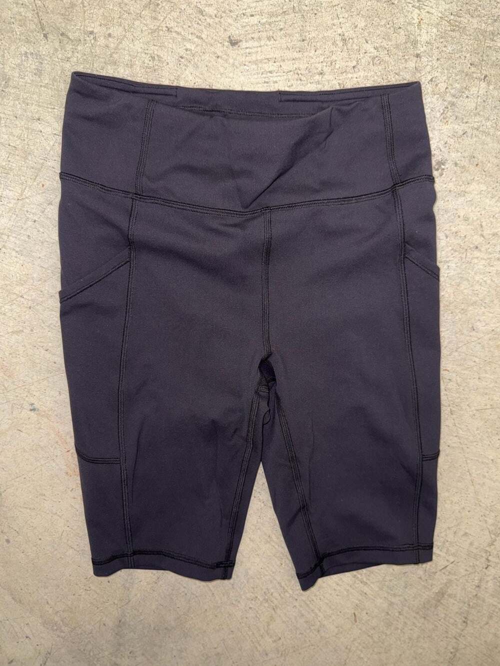 lululemon athletica - Picture 3 of 3